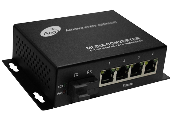 1310/1550nm commerciële Ethernet-Media Convertor met 1 Vezel en 4 POE Havens